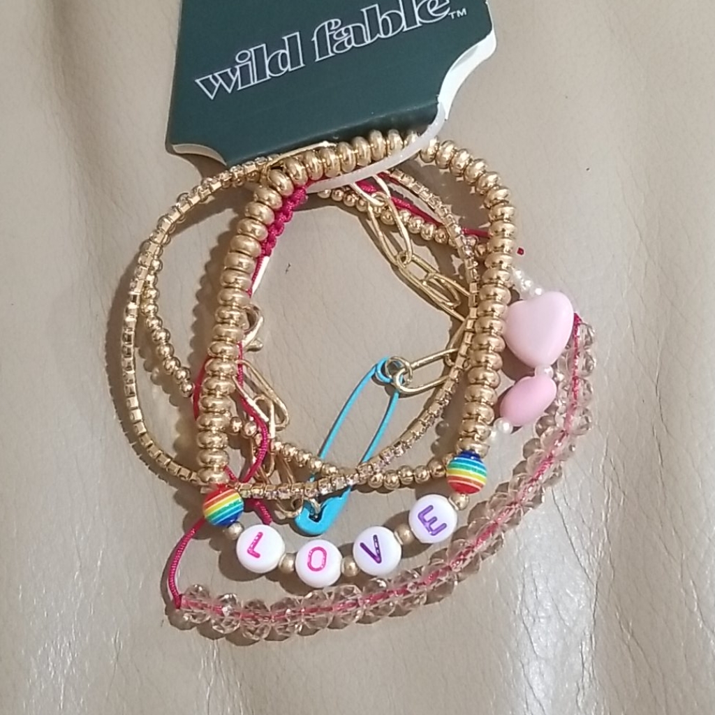 Wear Your Pride W Love Wild Fable Fun Bracelets 9$